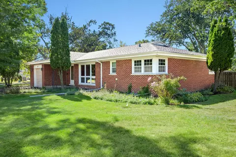1430 Evergreen Ter, Glenview, IL 60025