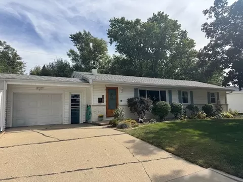 1122 N Prairie View Ln, Pontiac, IL 61764