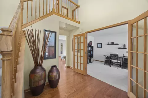 Entry Way - 2359 Nantucket Ln, Elgin, IL 60123 photo 2 of 3