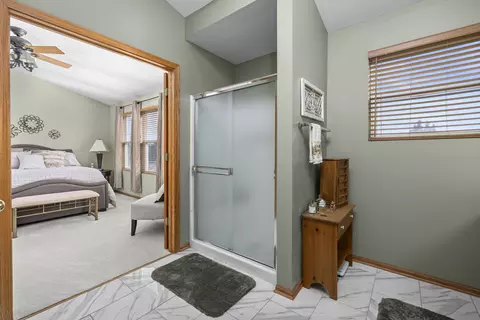 Bath - 2359 Nantucket Ln, Elgin, IL 60123 photo 3 of 4
