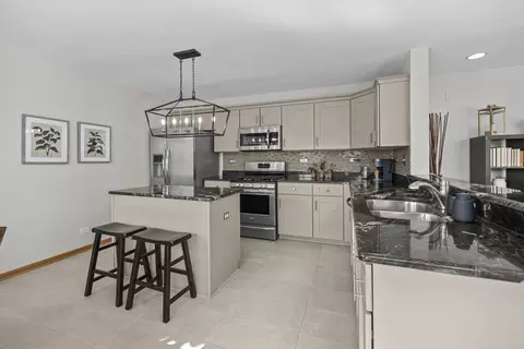 Kitchen - 2359 Nantucket Ln, Elgin, IL 60123 photo 2 of 4