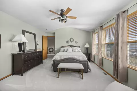Bedroom - 2359 Nantucket Ln, Elgin, IL 60123 photo 2 of 5
