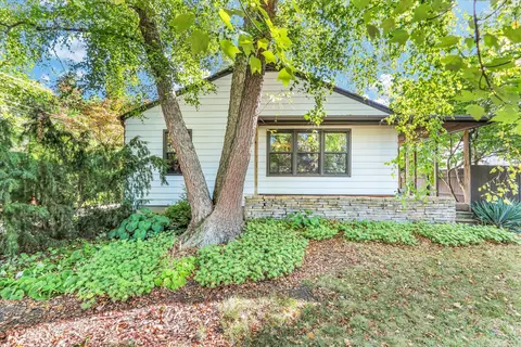 904 S Elm Blvd, Champaign, IL 61820