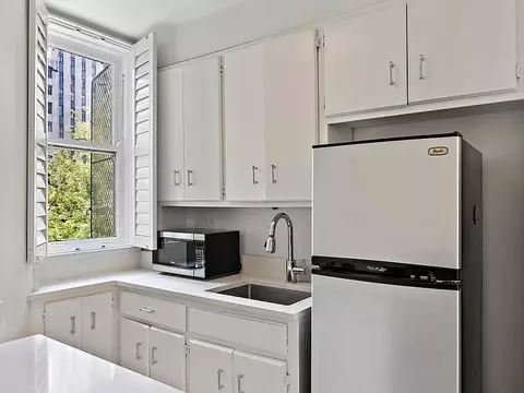 Kitchen - 60 E Scott St #403, Chicago, IL 60610 photo 1 of 2