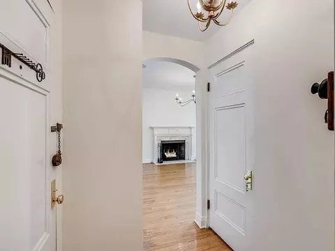 Entry Way - 60 E Scott St #403, Chicago, IL 60610 photo 2 of 4
