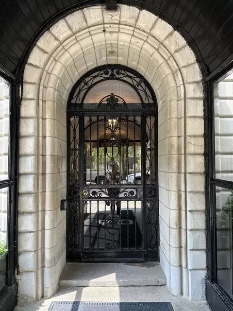 Entry Way - 60 E Scott St #403, Chicago, IL 60610 photo 3 of 4