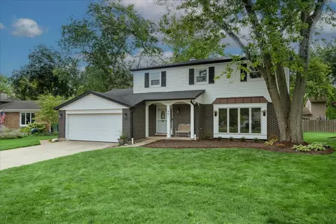 481 Sussex Ct, Buffalo Grove, IL 60089