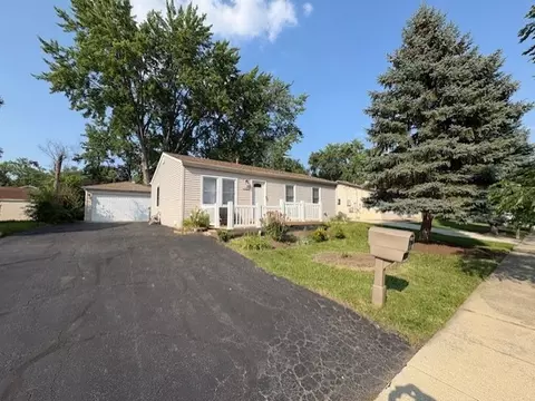 110 Cedar Cir, Streamwood, IL 60107