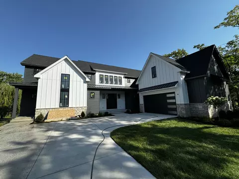 1445 Pfingsten Rd, Northbrook, IL 60062