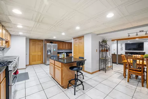 Kitchen - 19425 Everett Ln, Mokena, IL 60448 photo 4 of 4