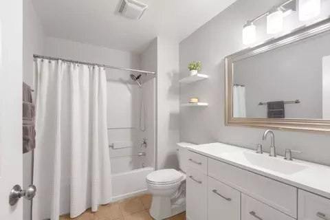 Bath - 235 Walker Dr, Elburn, IL 60119 photo 3 of 3