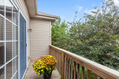 Exterior - 235 Walker Dr, Elburn, IL 60119 photo 3 of 4