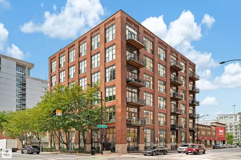701 W Jackson Blvd #302B, Chicago, IL 60661
