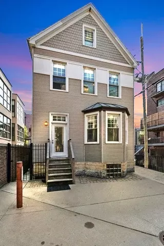 3219 N Halsted St #C, Chicago, IL 60657