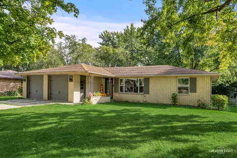 123 Terry Dr, Sugar Grove, IL 60554