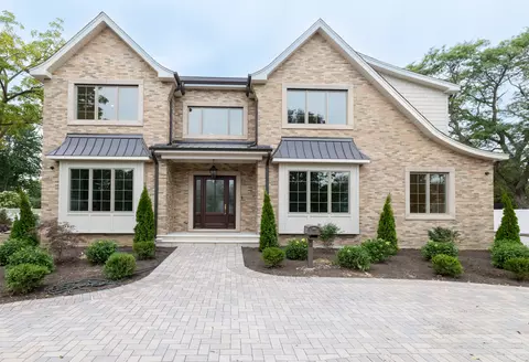 164 Wagner Rd, Northfield, IL 60093