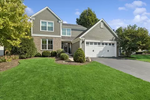 34181 N Old Walnut Cir, Gurnee, IL 60031