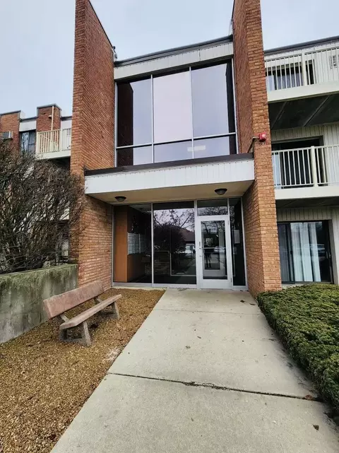 300 W Fullerton Ave #222, Addison, IL 60101