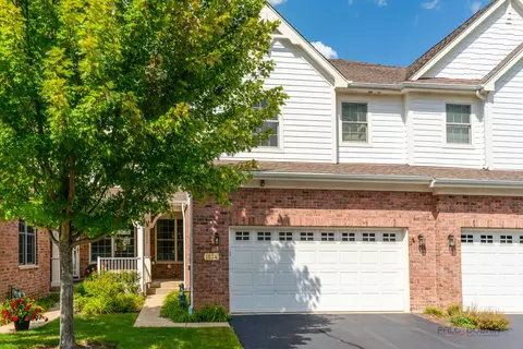 1834 Torrey Pkwy, Libertyville, IL 60048