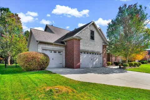Exterior - 2803 Luke Rd, Bloomington, IL 61704 photo 3 of 9