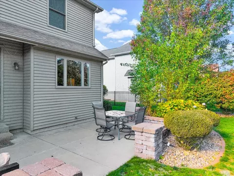 Exterior - 2803 Luke Rd, Bloomington, IL 61704 photo 6 of 9
