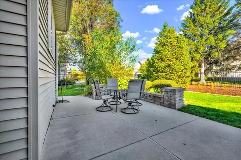 Exterior - 2803 Luke Rd, Bloomington, IL 61704 photo 5 of 9