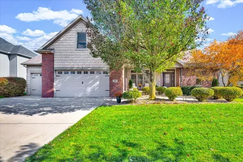2803 Luke Rd, Bloomington, IL 61704