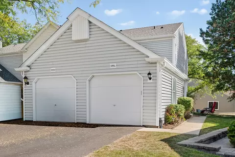 2551 Prairieview Ln, Aurora, IL 60502