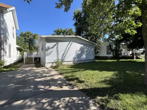 808 E Hickory St, Streator, IL 61364