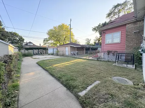 Exterior - 525 E 87th Pl, Chicago, IL 60619 photo 3 of 4