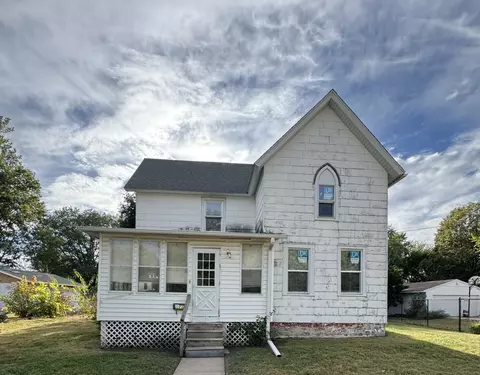 611 Broadway Ave, Sterling, IL 61081