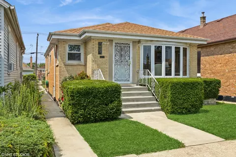 6220 S Mcvicker Ave, Chicago, IL 60638