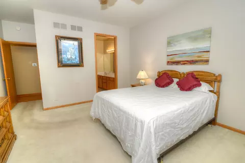 Bedroom - 515 Madison Ln, Elgin, IL 60123 photo 2 of 5