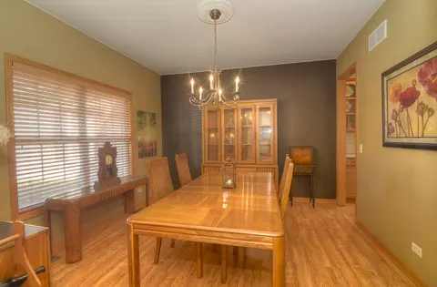 Dining - 515 Madison Ln, Elgin, IL 60123 photo 2 of 2