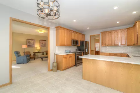Kitchen - 515 Madison Ln, Elgin, IL 60123 photo 3 of 4