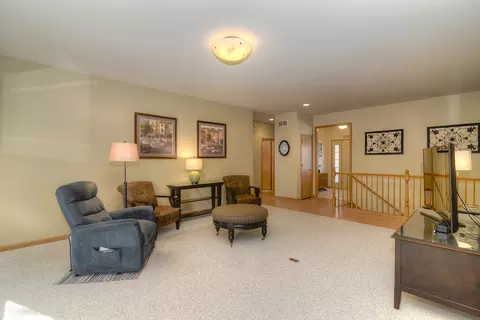 Living - 515 Madison Ln, Elgin, IL 60123 photo 3 of 4