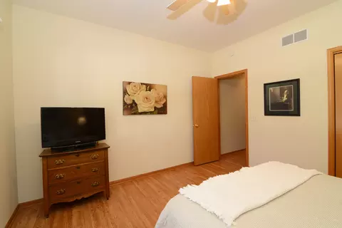 Bedroom - 515 Madison Ln, Elgin, IL 60123 photo 5 of 5