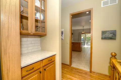 Entry Way - 515 Madison Ln, Elgin, IL 60123 photo 4 of 5