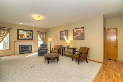 Living - 515 Madison Ln, Elgin, IL 60123 photo 2 of 4