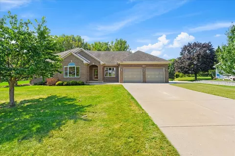 736 Tipperary St, Gilberts, IL 60136