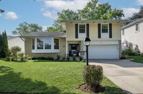 1819 E Wood Ln, Mount Prospect, IL 60056