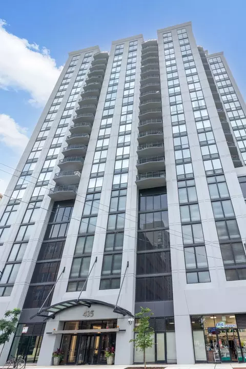 435 W Erie St #1401, Chicago, IL 60654