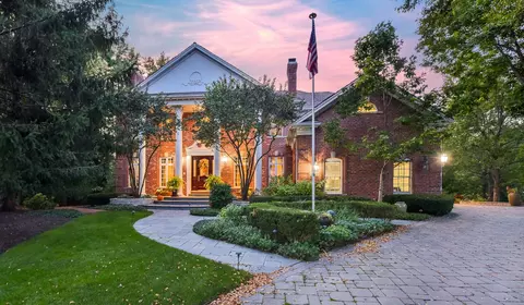 1602 Hunters Glen Ct, Wheaton, IL 60189