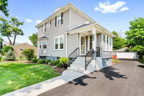 3827 Hollywood Ave, Brookfield, IL 60513