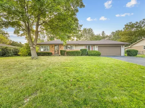 2923 Panorama Dr, Rockford, IL 61109