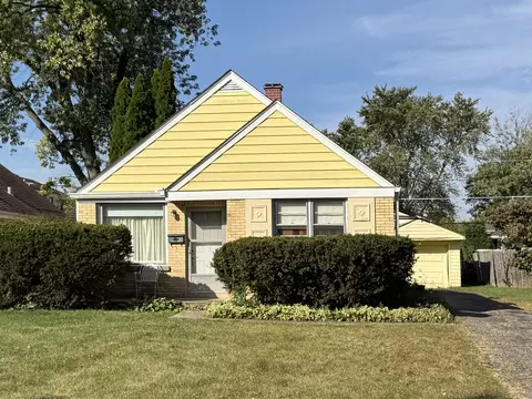 112 S Iowa Ave, Addison, IL 60101