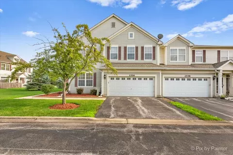 2556 Hillsboro Blvd, Aurora, IL 60503