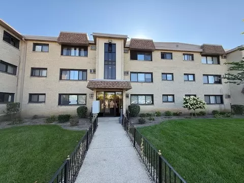 9631 Brandy Ct #7, Des Plaines, IL 60016