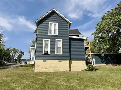 330 W Highland Ave, Elgin, IL 60123