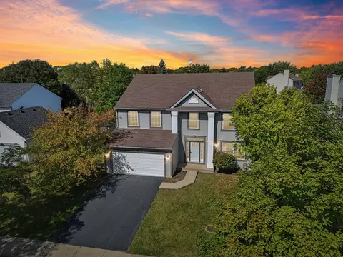 369 Mallard Ln, Sugar Grove, IL 60554